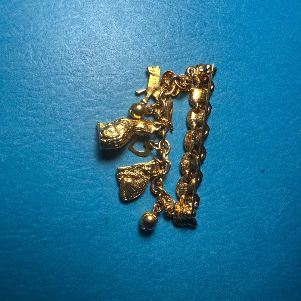 Vintage AJC Gold Tone Cats Brooch with Dangling Charms